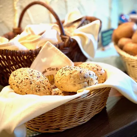 Zur Kutsche Отель 3*