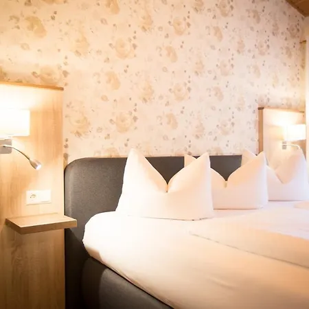 Zur Kutsche Hotel 3*