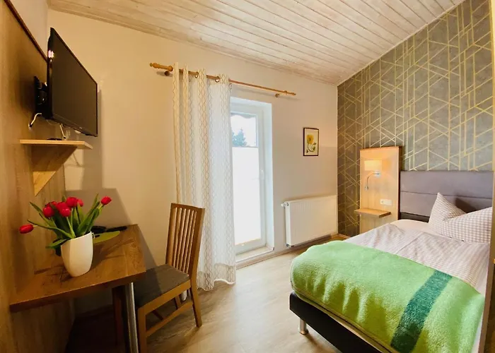 Zur Kutsche Отель 3*