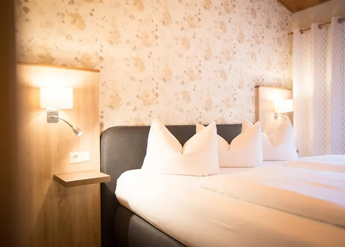 Zur Kutsche Отель 3*